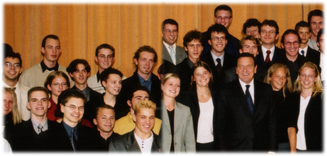 Bundespreistr&auml;ger "Jugend forscht" bei Gerhard Schr&ouml;der